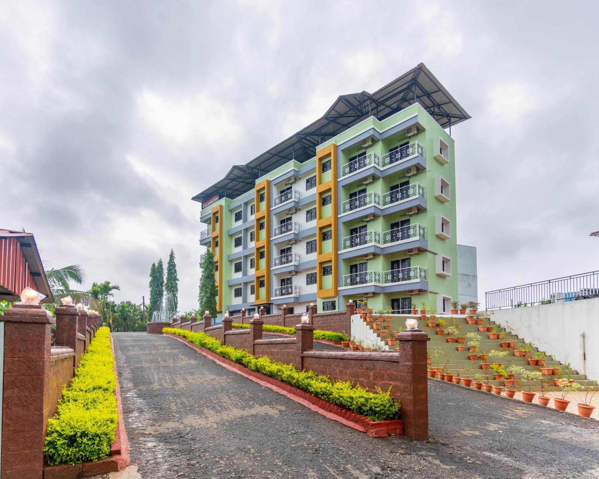 Treebo Green Village Resort - Goa Maneri  Εξωτερικό φωτογραφία